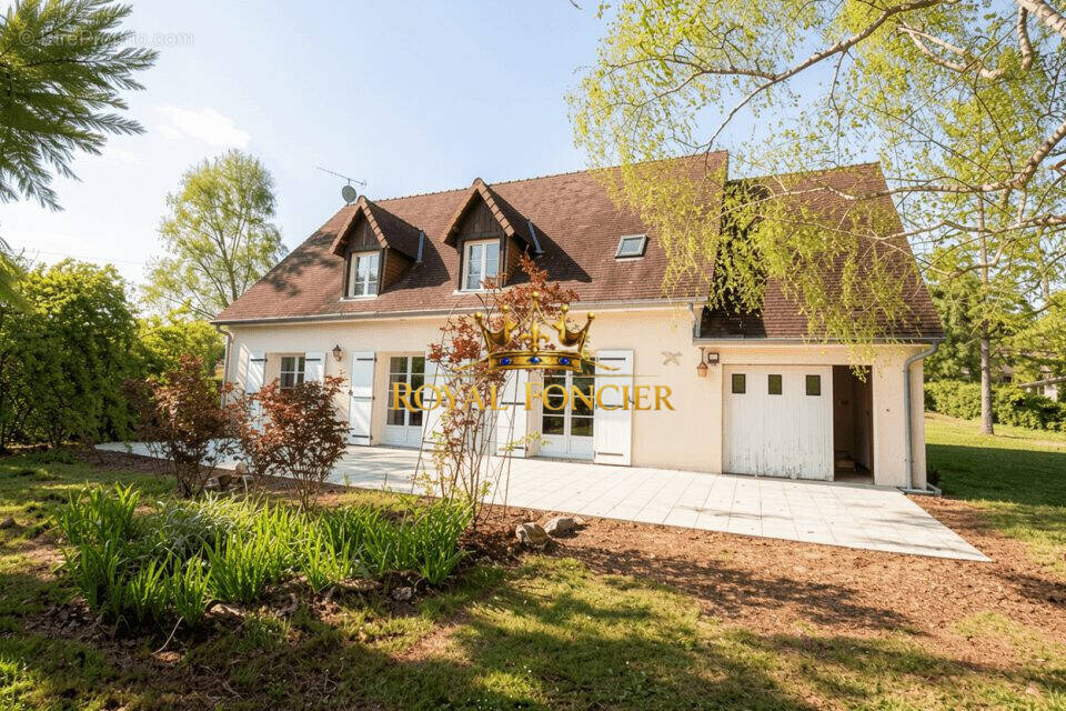 Maison à YZEURES-SUR-CREUSE