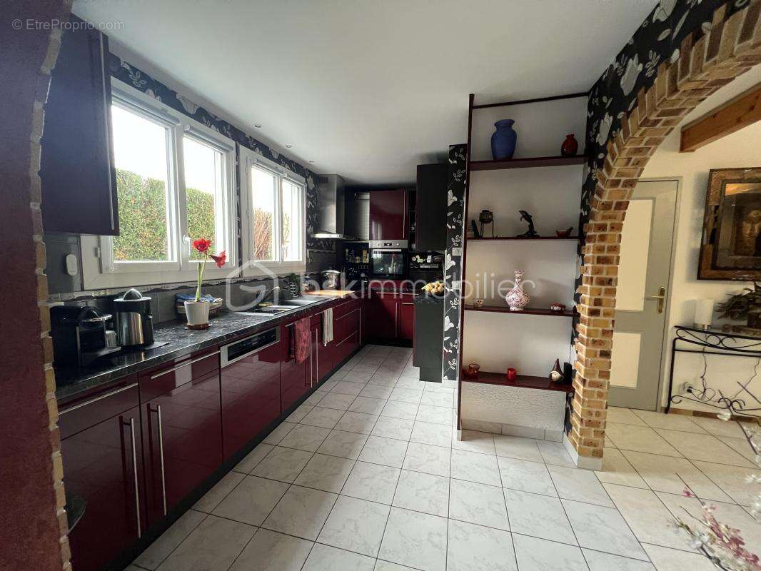 Maison à VOISINS-LE-BRETONNEUX