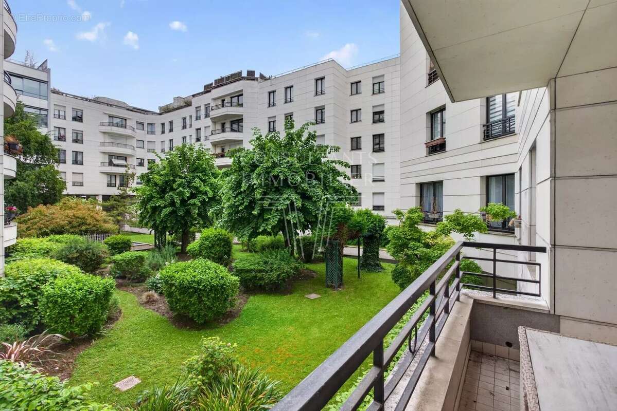 Appartement à LEVALLOIS-PERRET