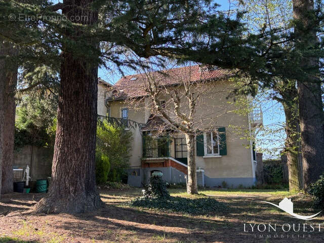 Maison à CHARBONNIERES-LES-BAINS