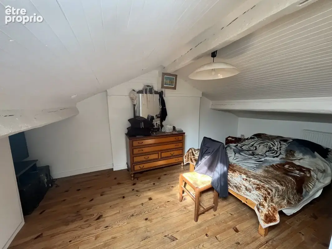 Appartement 63 m² à Saint-Genest-Lerpt  - photo 4