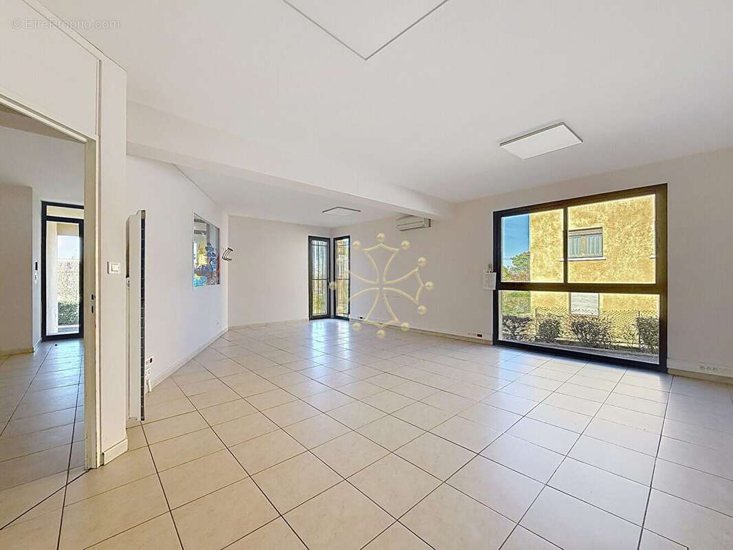 Commerce à LAUNAGUET