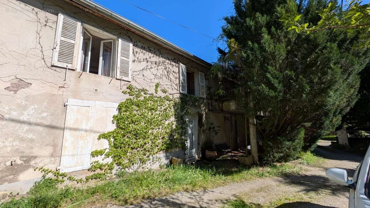 Maison 132 m² à Saint-Paul-En-Jarez  - photo 6