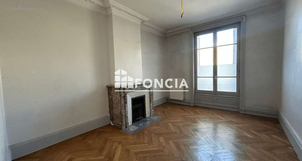 Appartement à SAINT-ETIENNE