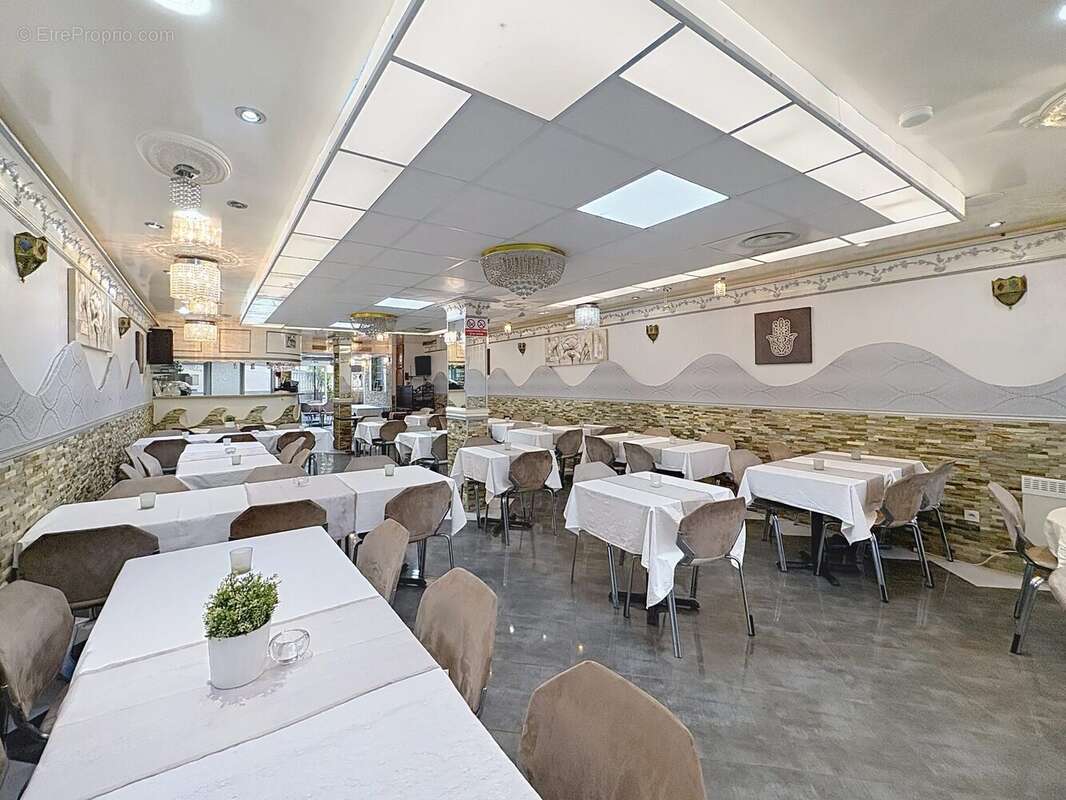 Commerce à L&#039;HAY-LES-ROSES