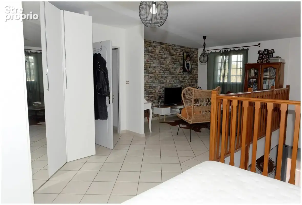 MONTELIMAR - 26200 (Drôme) France Villa contemporaine T5 190m² – Terrain clos 900 m² Garage 50 m² - Terrasse 90 m² - Piscine 32  - photo 17