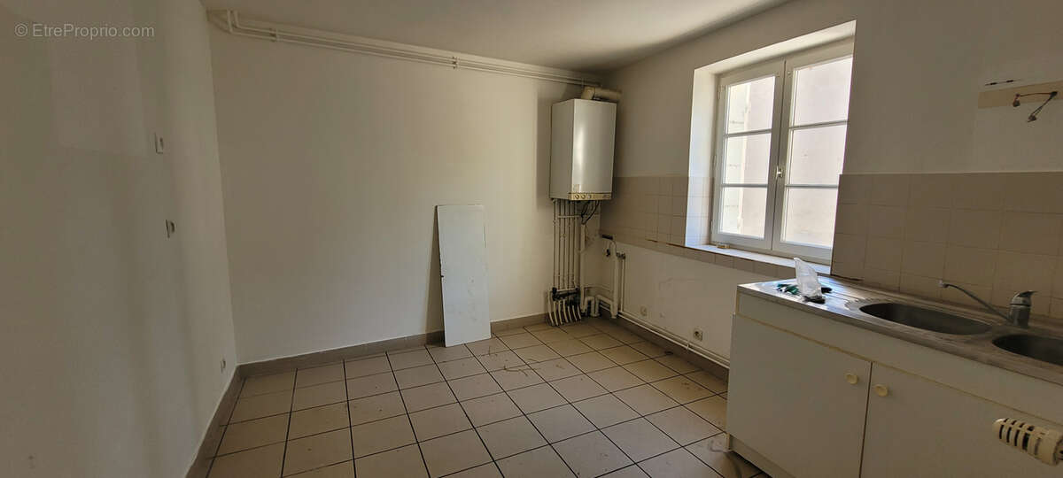 Maison à CHAMPIGNY-SUR-VEUDE