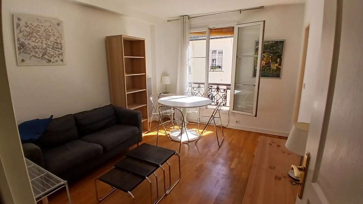 Appartement à PARIS-3E