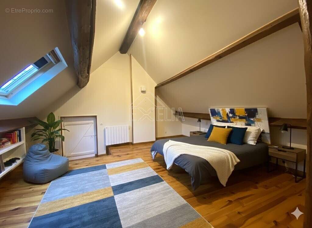 Maison à JOUY-MAUVOISIN