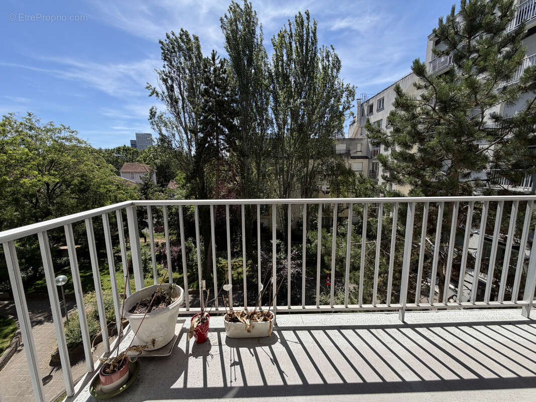 Appartement à COURBEVOIE