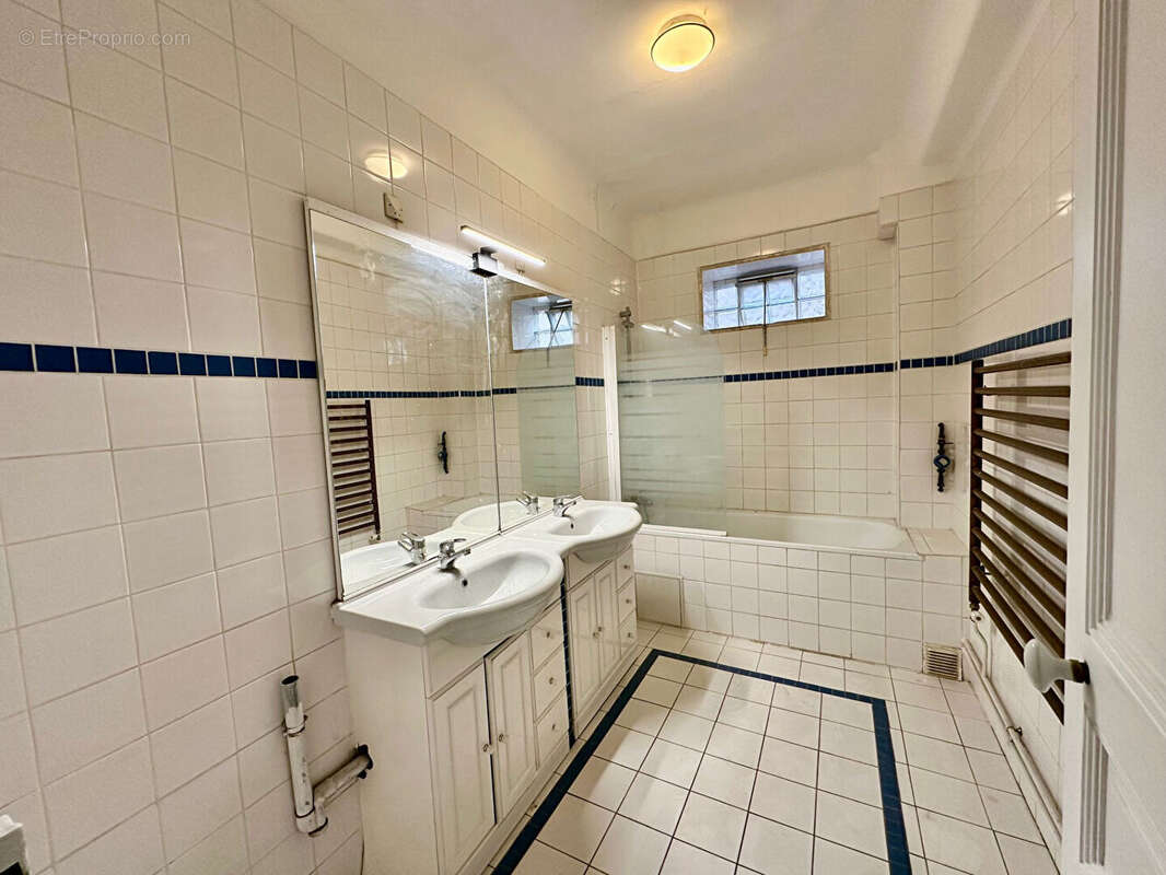 Appartement à IVRY-SUR-SEINE