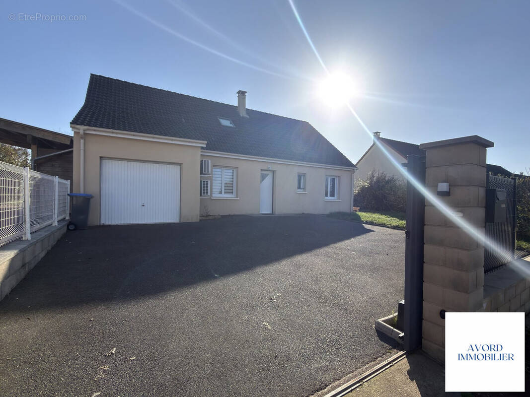 Maison à AVORD