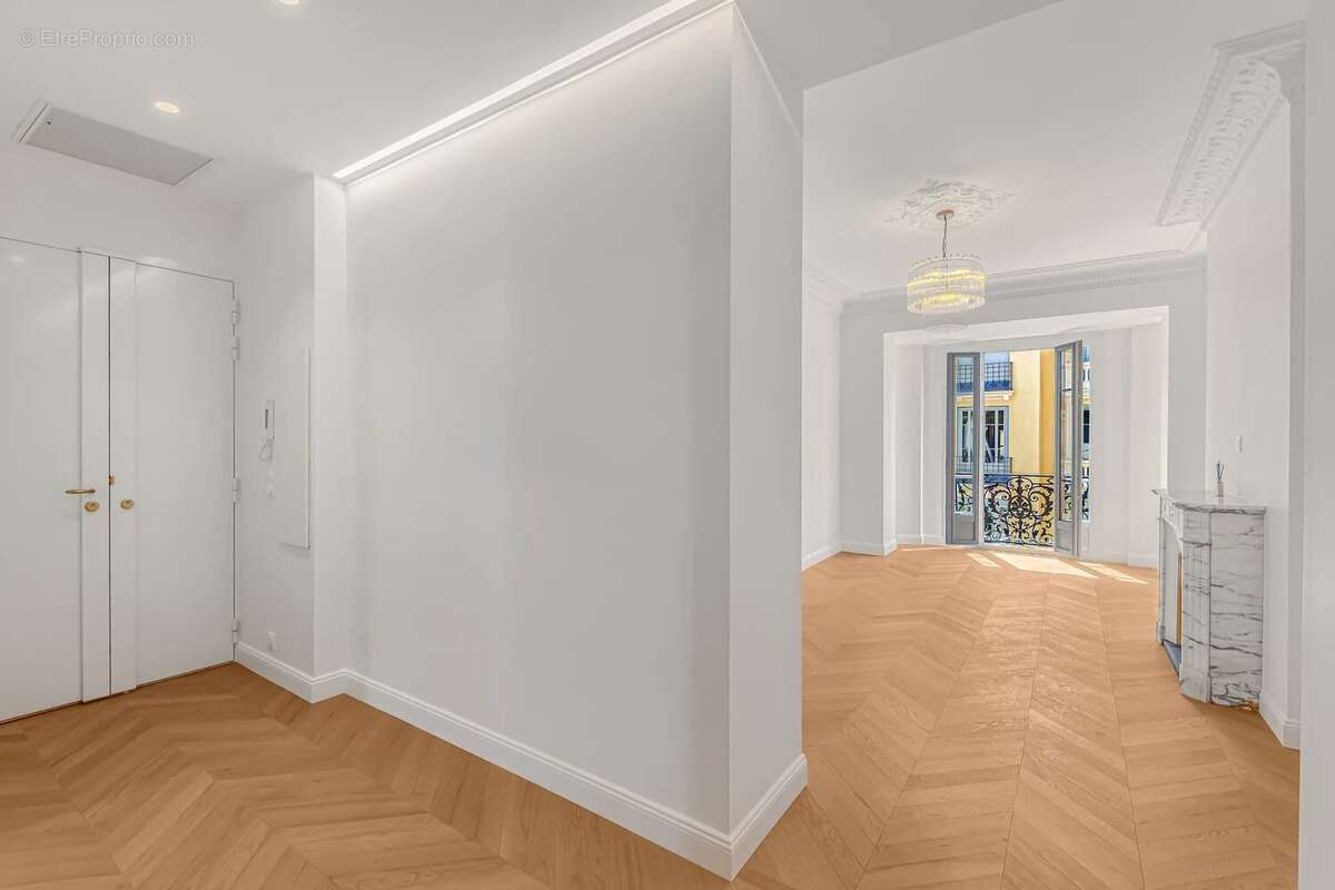 Nice Carré d'Or appartement 3p avec dépendance - photo 16