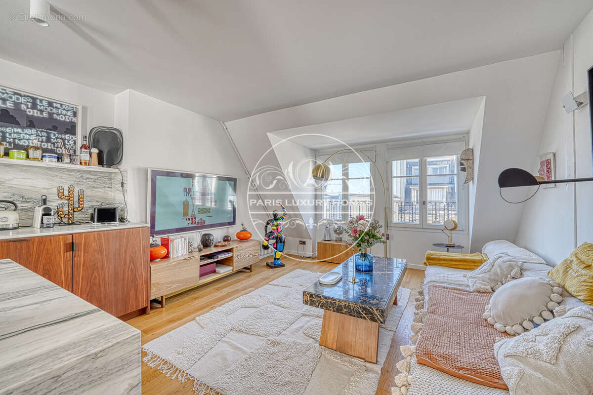 Appartement à PARIS-2E