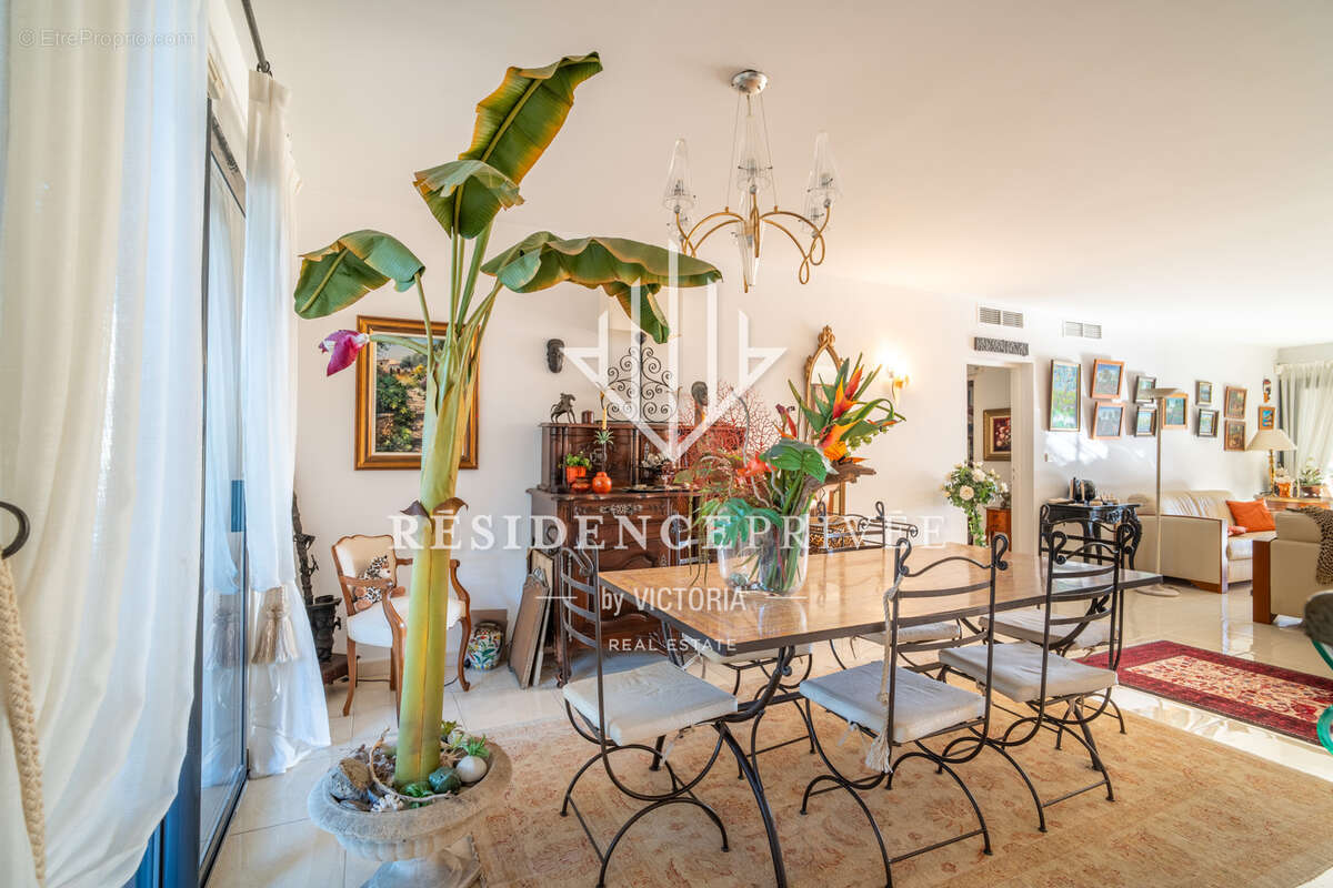 Appartement à HYERES