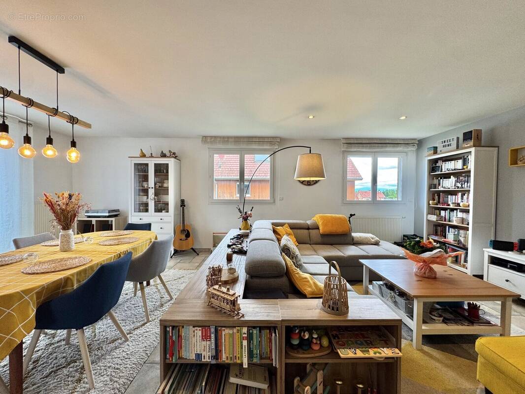 Appartement à STEINBRUNN-LE-HAUT