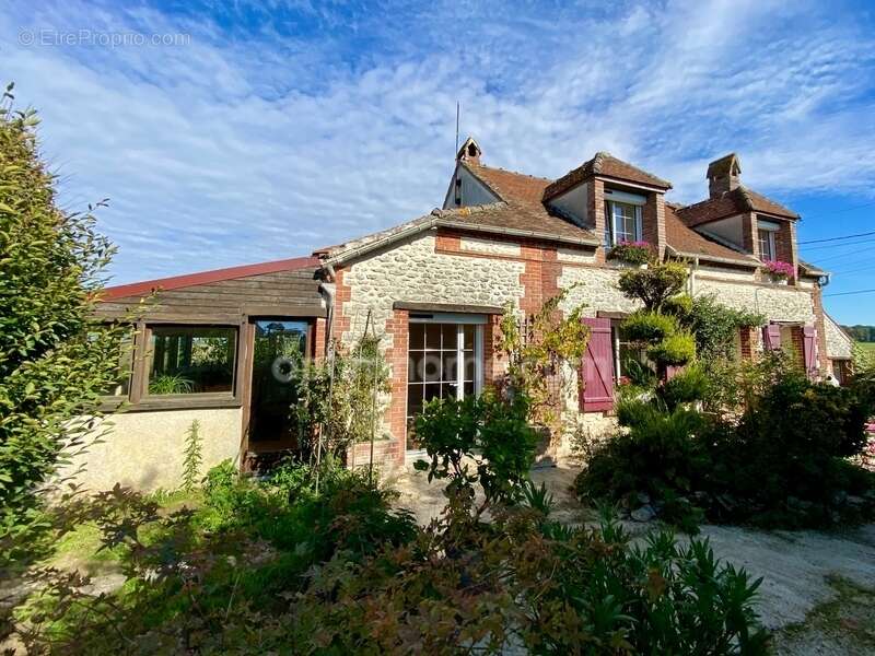 Maison à SAINT-JUST-EN-BRIE