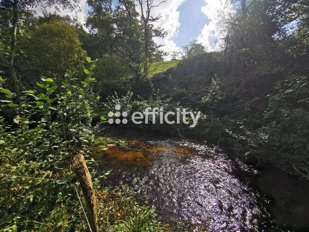 Maison à SAINT-SEVER-CALVADOS