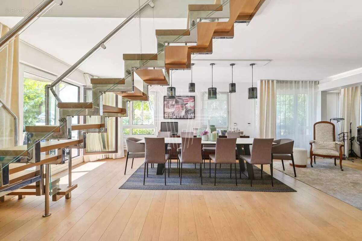 Appartement à LEVALLOIS-PERRET