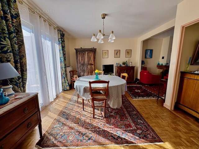 Maison à SAINT-CYR-SUR-LOIRE