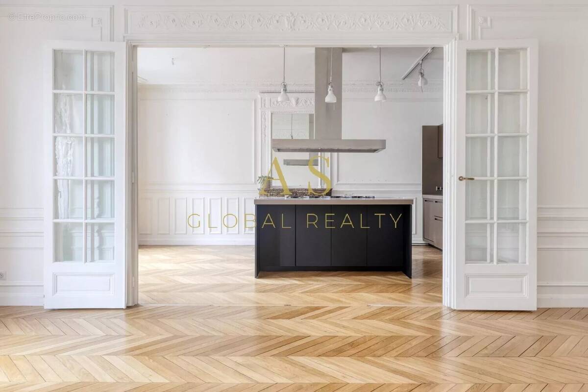 Appartement à PARIS-7E