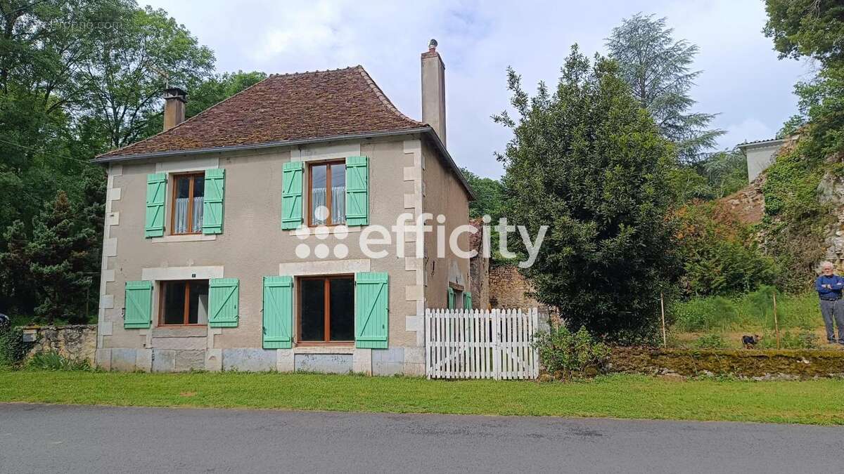 Maison 80 m² à Belabre  - photo 2