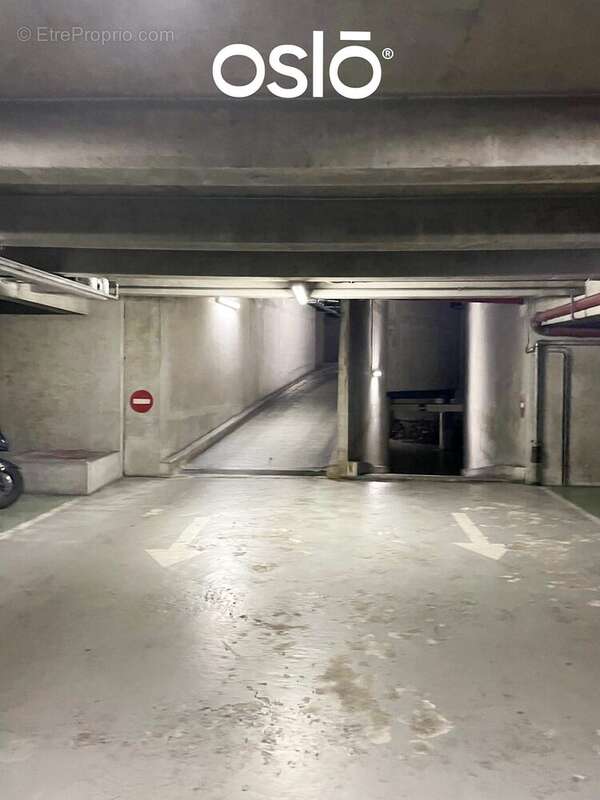 Parking 10 m² à Paris-11e  - photo 2