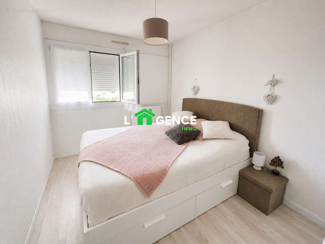 Appartement 4 pièces 81 m² à vendre à Martigues (13500) - photo 6