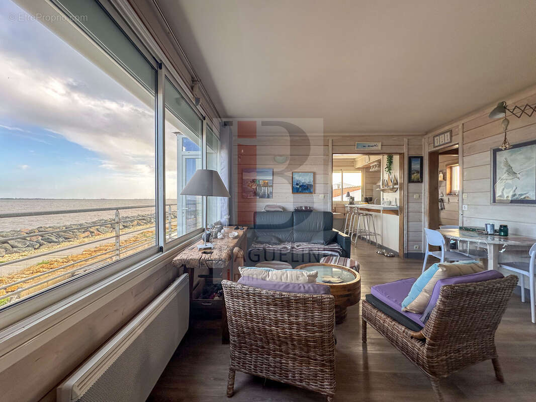 Appartement à FOURAS