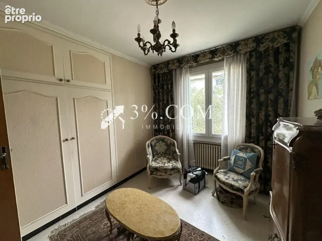 Maison de ville sur deux niveaux avec 2 garages - photo 12