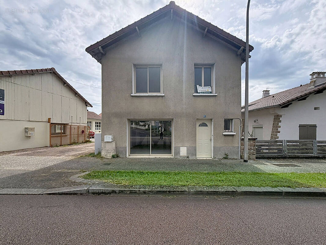 Maison à AIXE-SUR-VIENNE