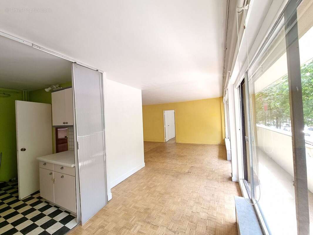 Appartement à PARIS-14E