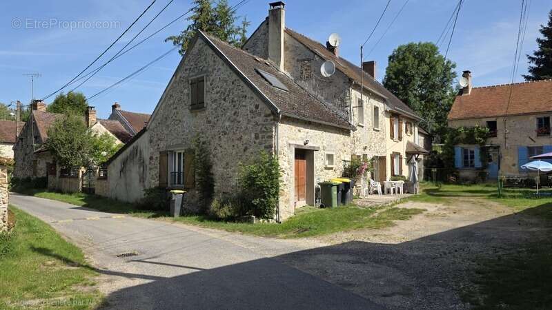 VERDELOT - Quartier de la COUARDE - Maison de 90m² - 4 pièces avec jardin et terrain fruitier - photo 2