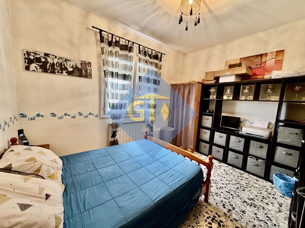 Maison à LAUDUN-L&#039;ARDOISE