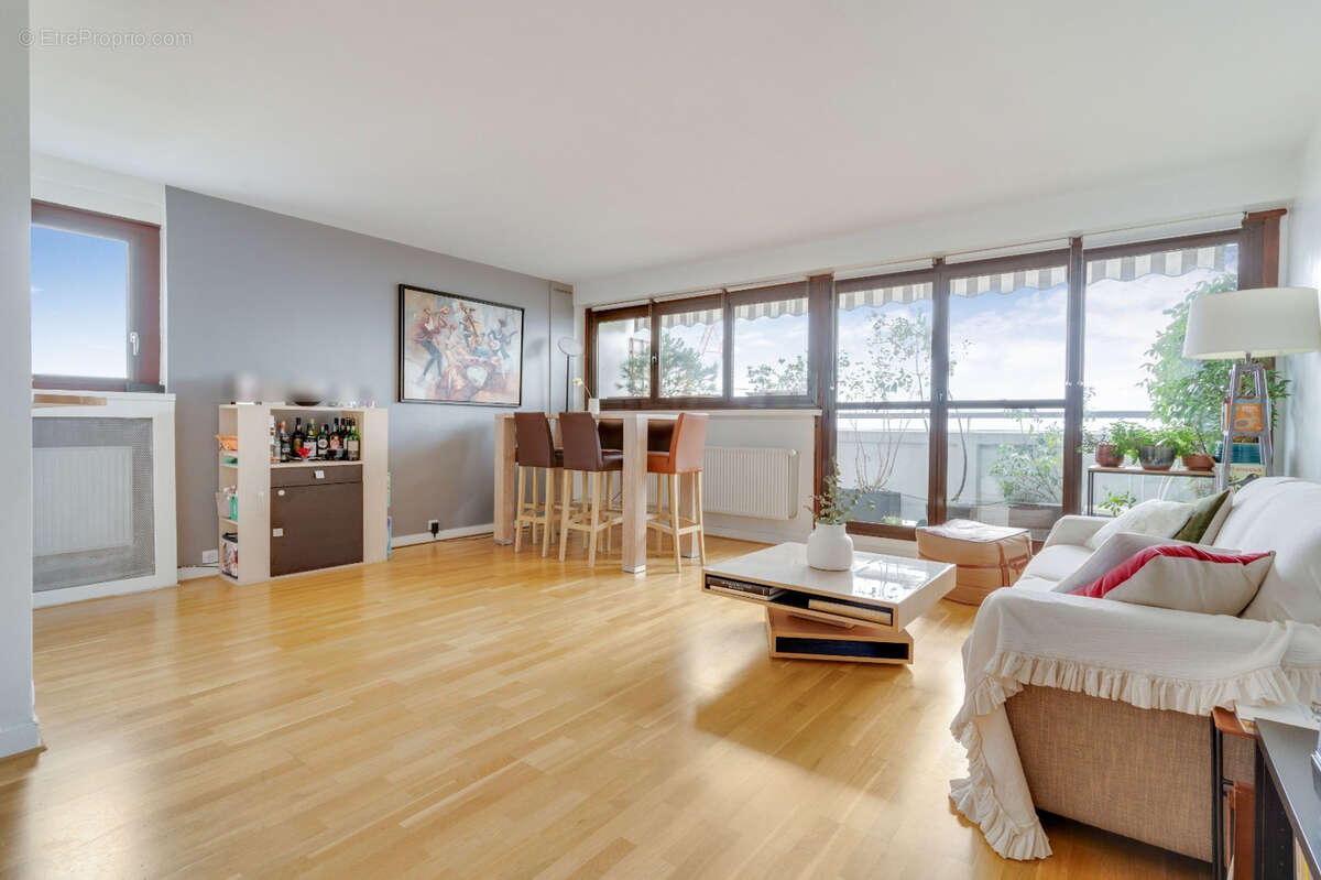 Appartement à PARIS-15E