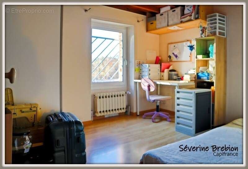  Maison rénovée en pierre de 166 m², 4 chambres, vaste séjour, dépendance, assainissement OK, avec ancien moulin et terrain de 1 - photo 17