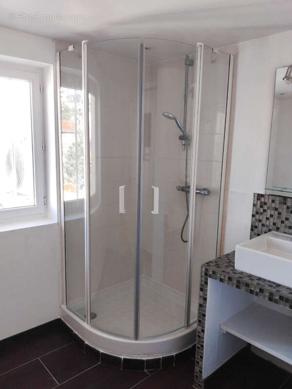 T3 dernier etage vue chateau proche place clemenceau et maintenon - photo 11