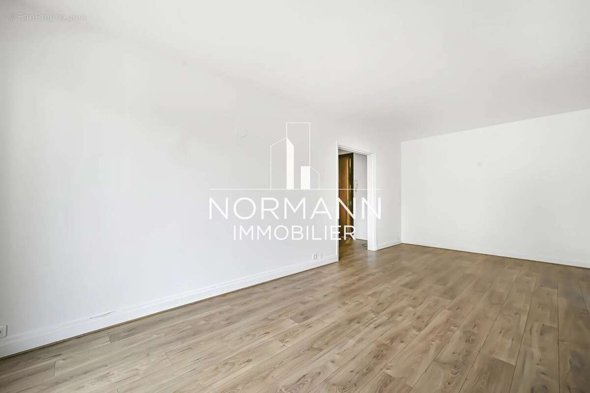 Appartement à NEUILLY-SUR-SEINE
