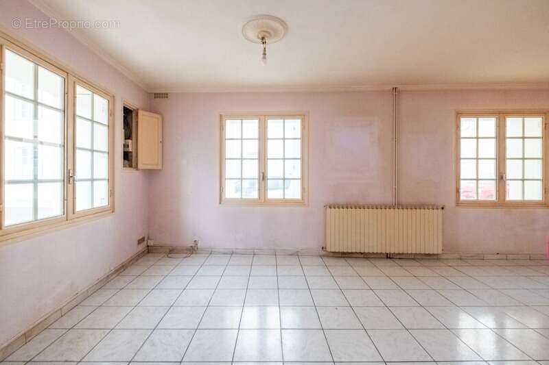 Maison à LA JARRIE