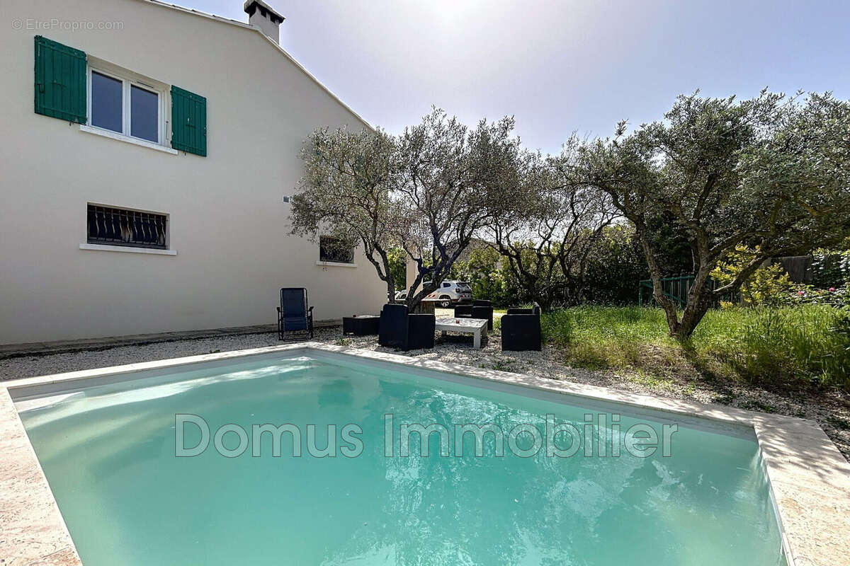 Maison à SAINT-SATURNIN-LES-AVIGNON