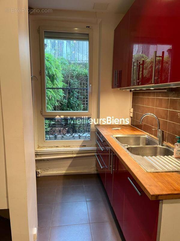 Appartement à PARIS-14E
