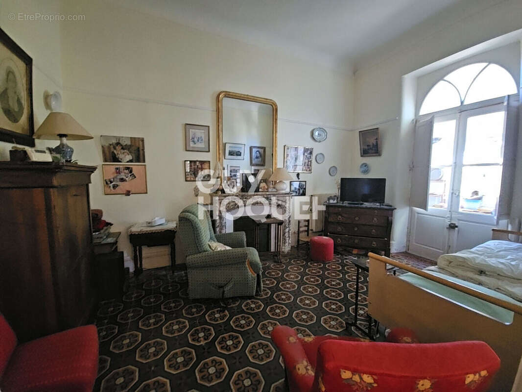 Demeure de Maître : L'Élégance et l'Espace aux Portes de Narbonne - photo 3