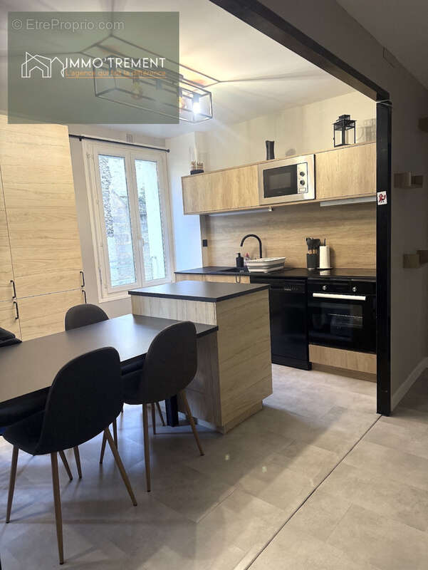 Appartement à SAINT-JUST-SAINT-RAMBERT