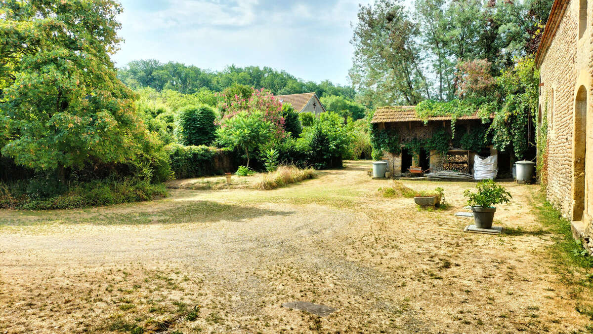 Maison 314 m² à Maubourguet  - photo 4