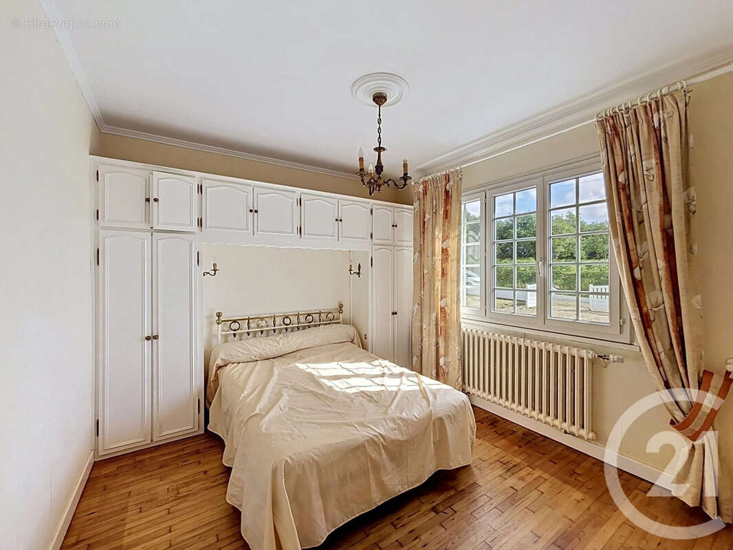 Maison à TREDREZ-LOCQUEMEAU