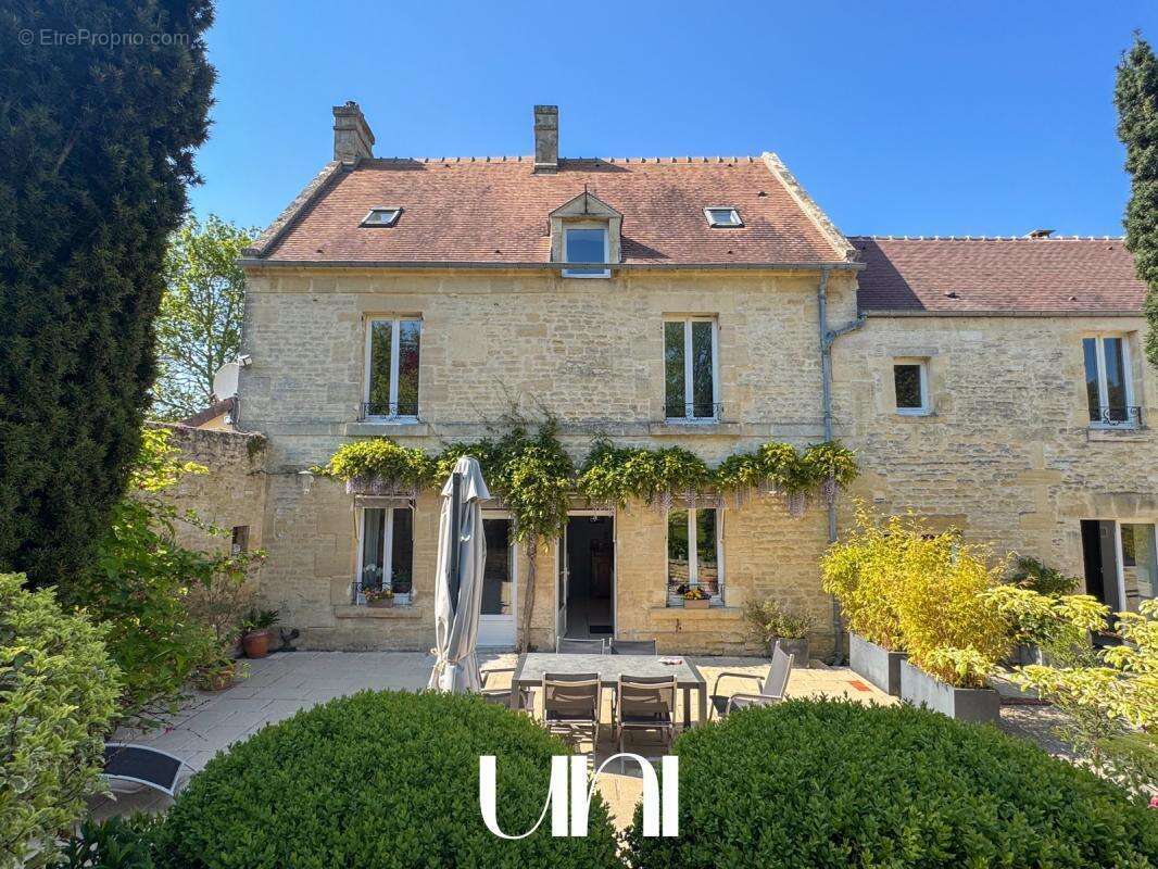 Maison à FONTAINE-HENRY