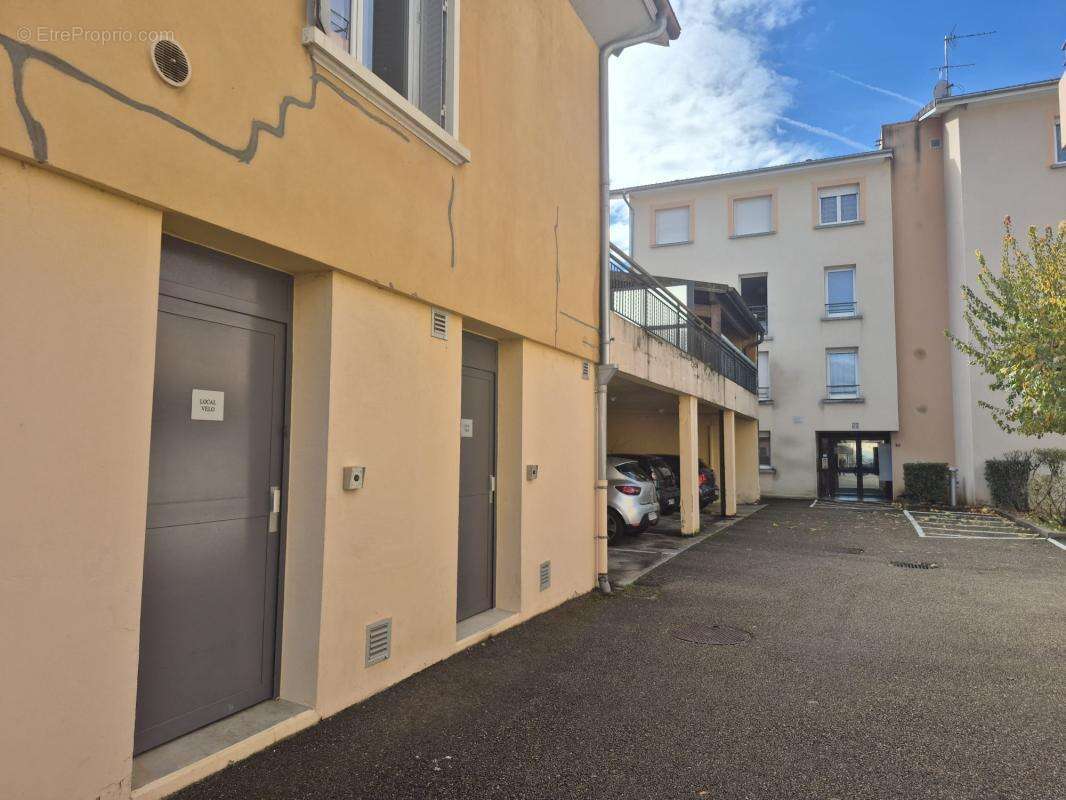 Maison à MONTREAL-LA-CLUSE