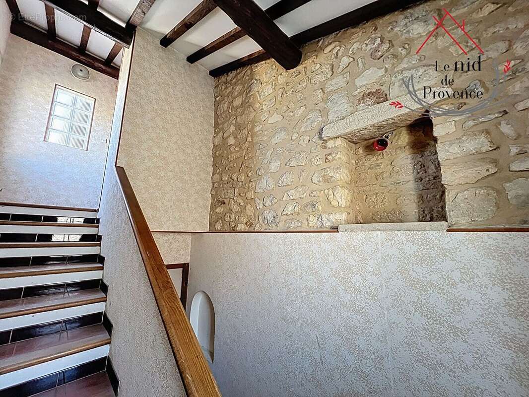 Maison à PERNES-LES-FONTAINES