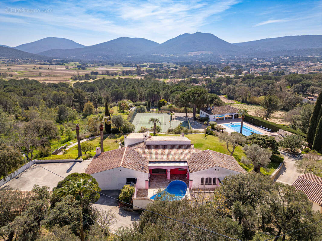 Maison à PLAN-DE-LA-TOUR