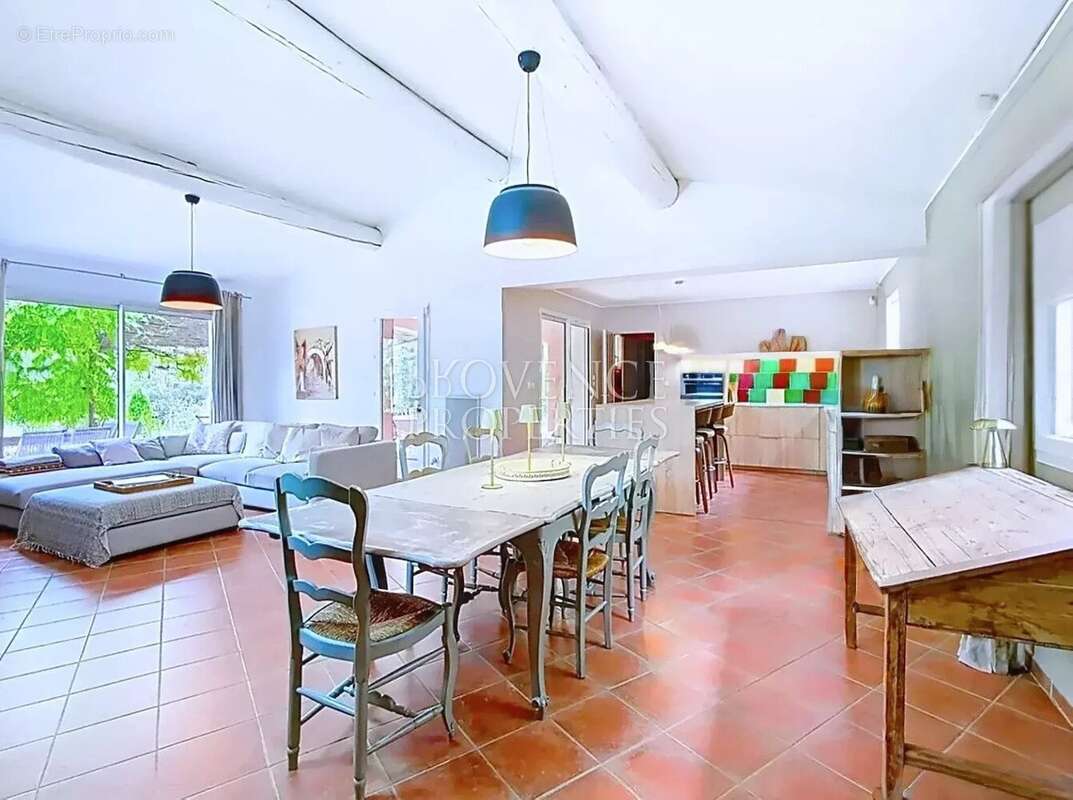 Maison à CORRENS